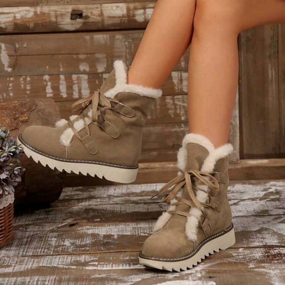 Faux Fur Snow Boots - Picture 11 of 16